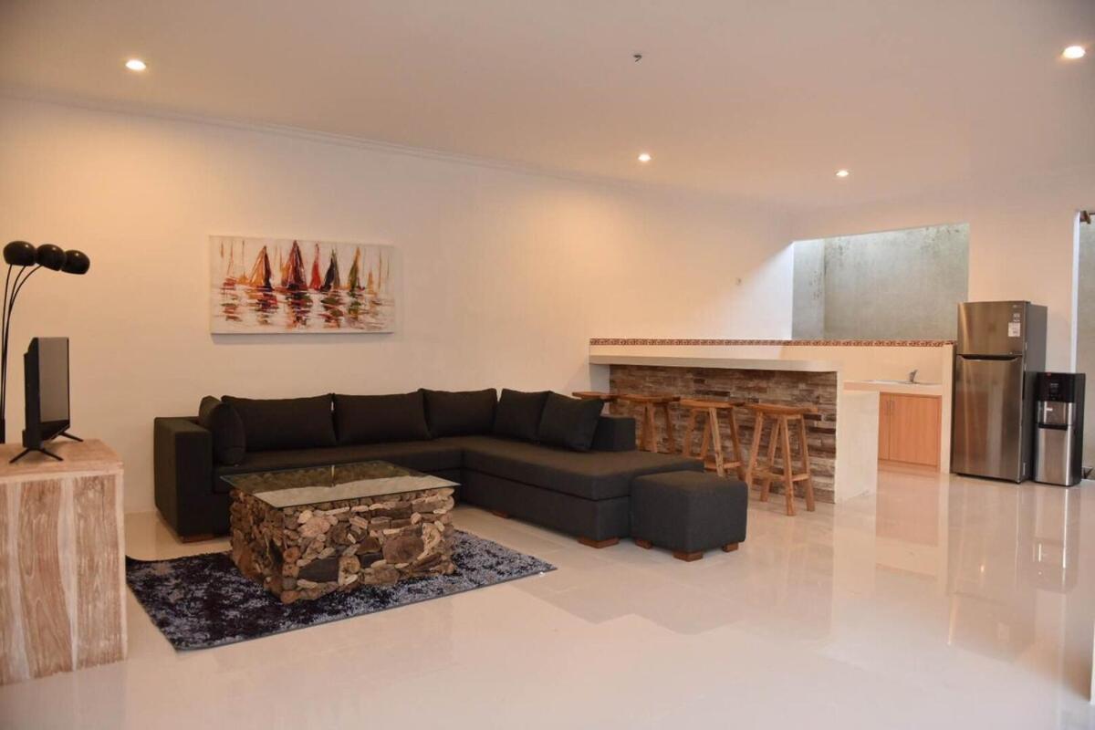 3br Villa3 Oberoi Seminyak,18min Walk To The